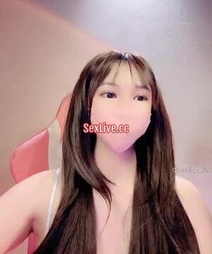 Nghe em khẩu dâm thôi là đã cứng hết cả cặc
